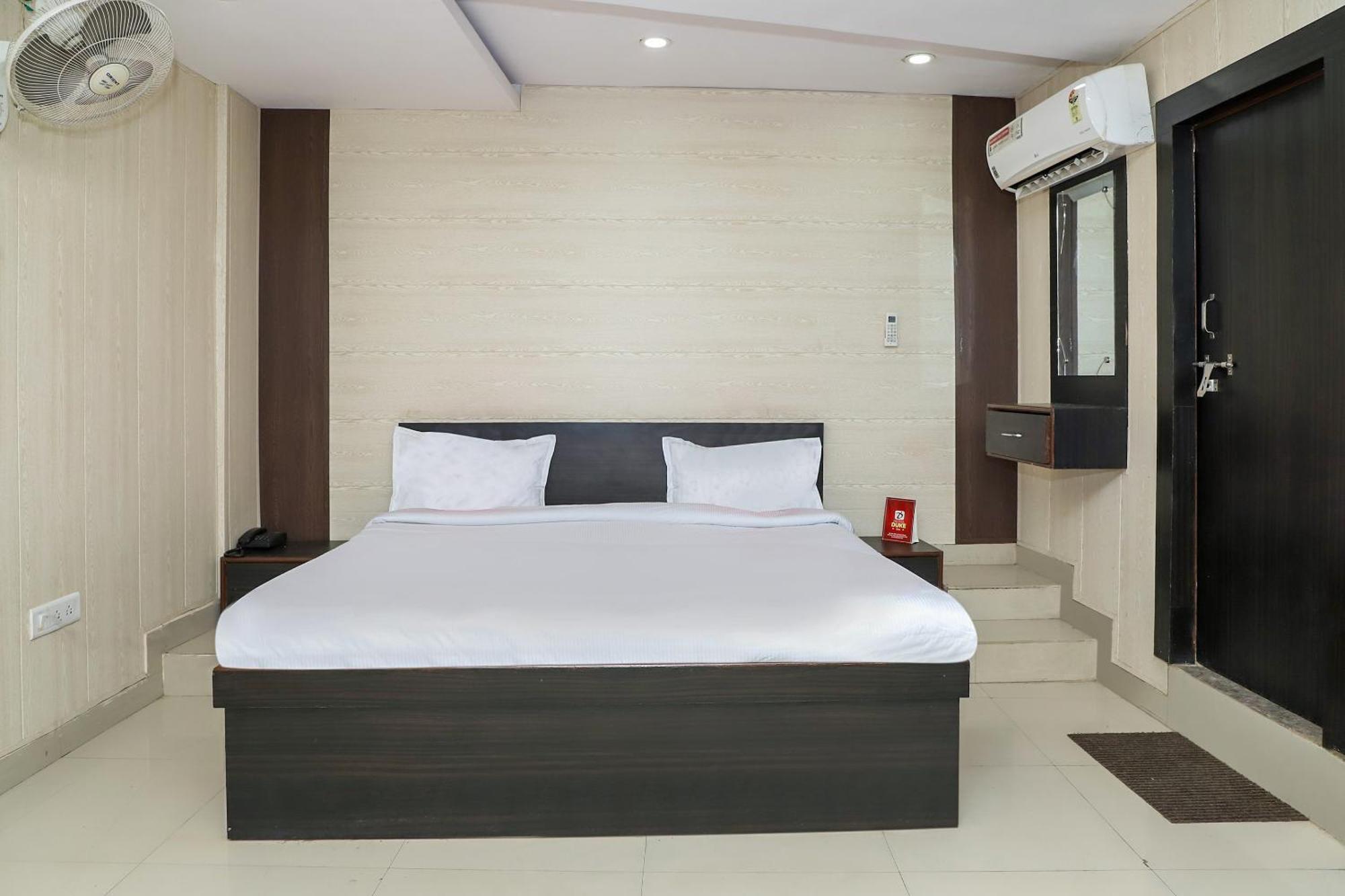 Jhānsi Oyo Hotel Duke Inn מראה חיצוני תמונה