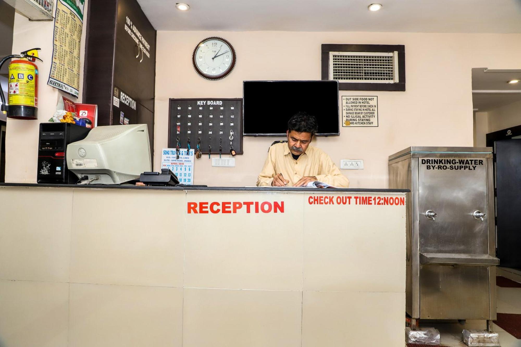 Jhānsi Oyo Hotel Duke Inn מראה חיצוני תמונה